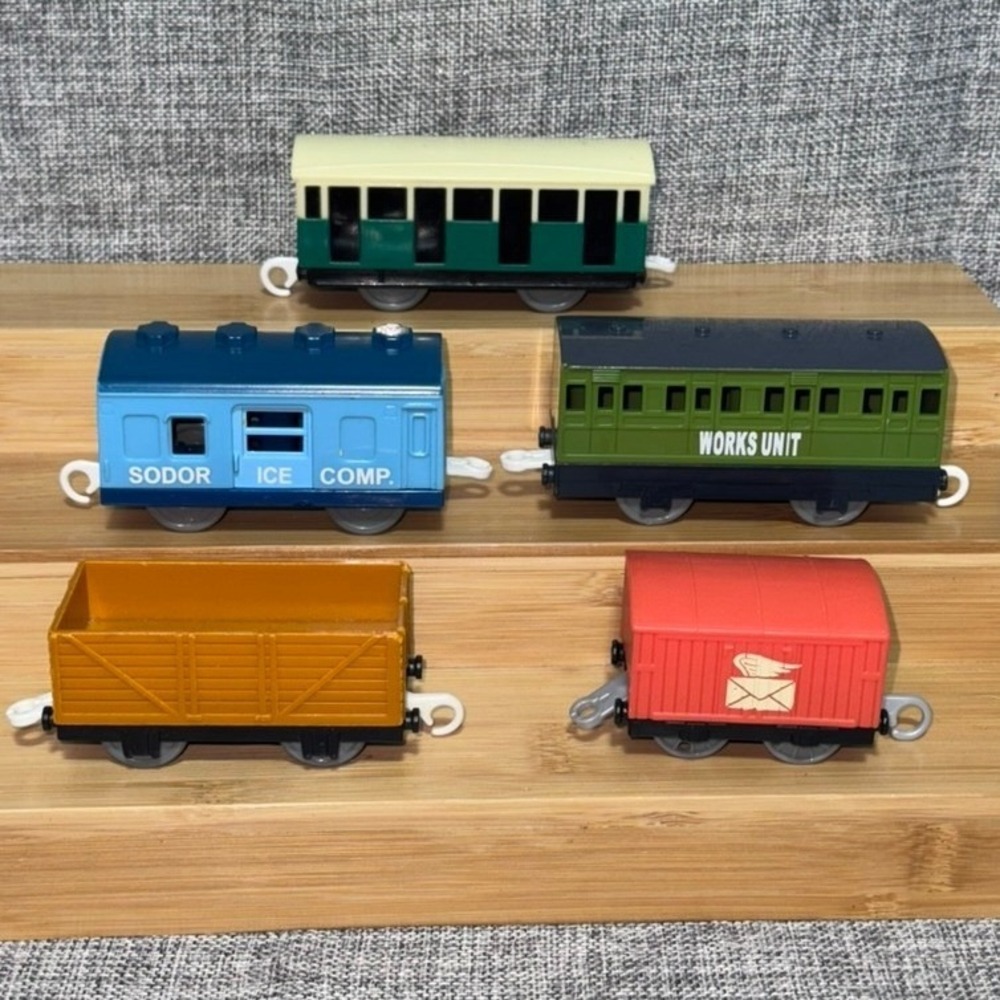Thomas & Friends TrackMaster Train Lot Coach Ice Co Works Unit Mail Car 5pc